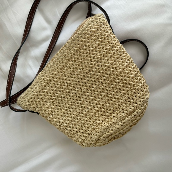 Straw Summer Crossbody Bag - Picture 4 of 4